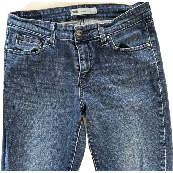 🔥🔥Levi's Mid Rise Straight Leg Jeans Women's 8 Medium Dark Wash W29 L32 - Picture 3 of 10